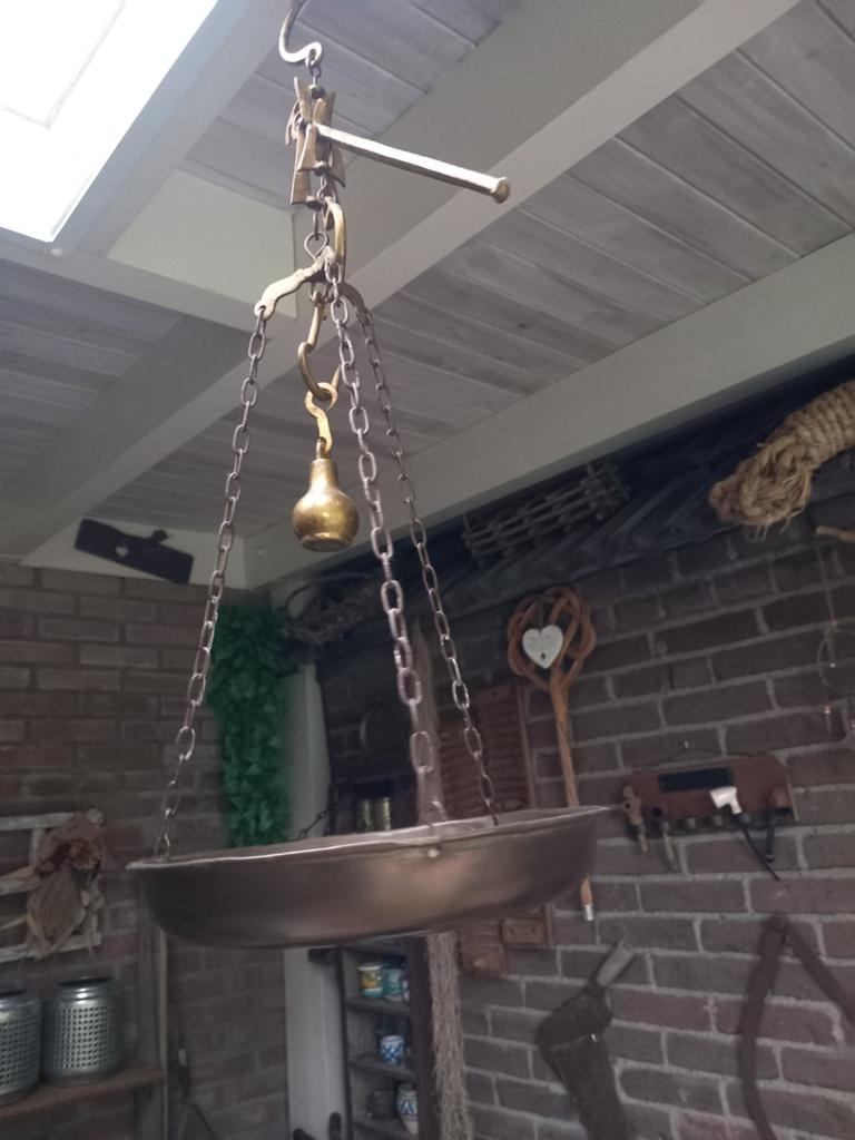 Oude koperen weegschaal - Decoratieve hangweegschaal, Ophalen of Verzenden