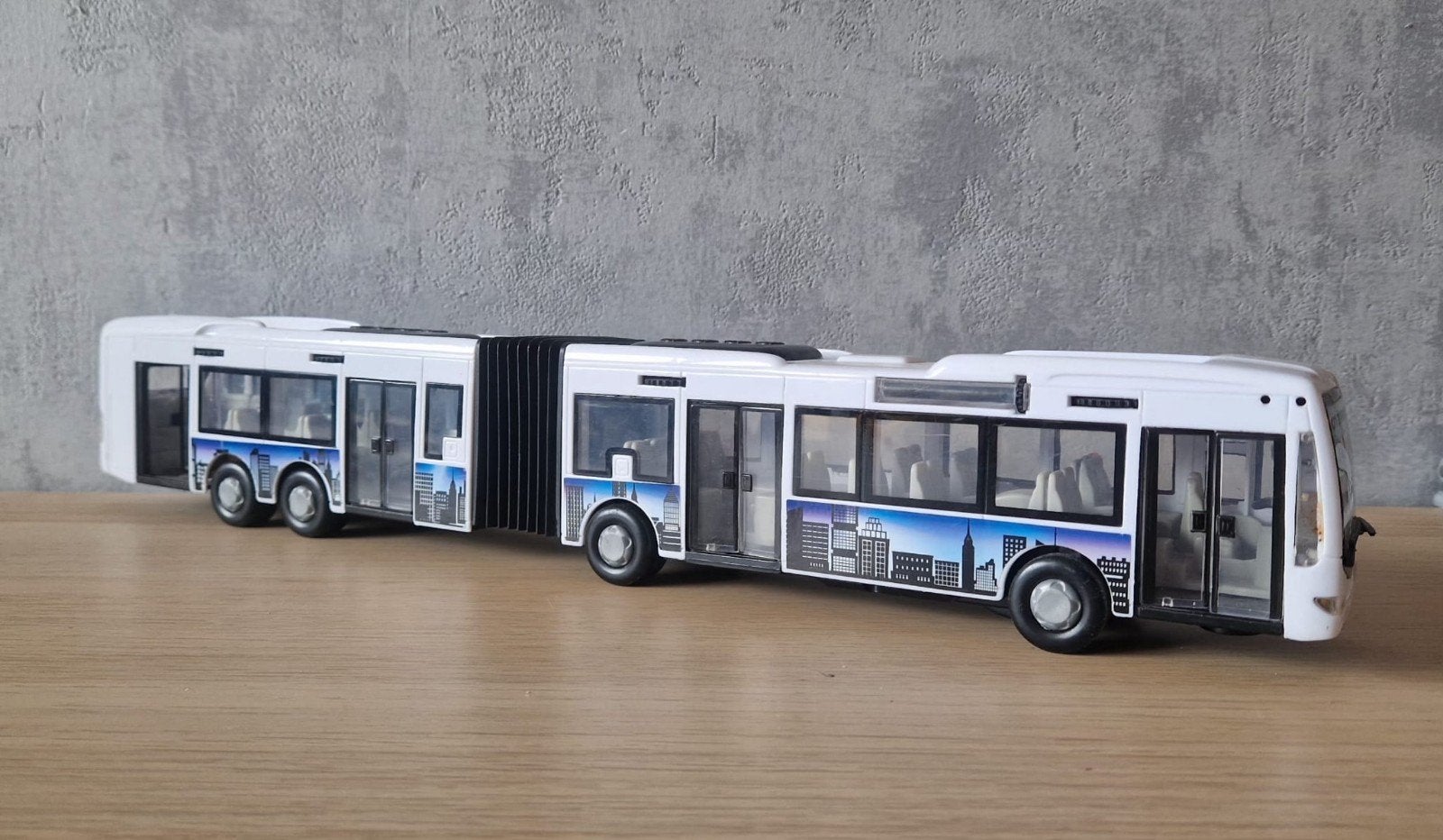 Stadsbus model/speelgoed (45 cm), Ophalen, Zo goed als nieuw