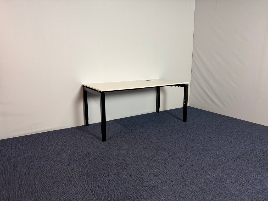 6 x Bureau, wit blad met stroom & USB A/C, 160 x 80 cm., Ophalen, 160 cm, Gebruikt, In hoogte verstelbaar