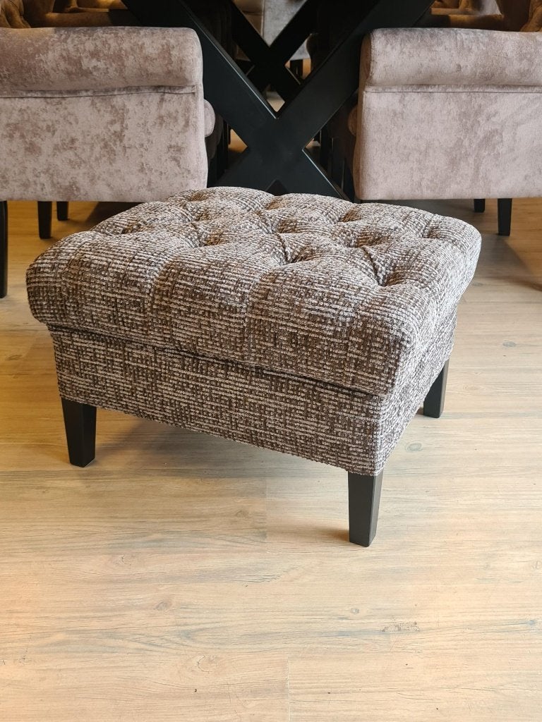 *VOORRAAD* Landelijke Gecapitonneerde Hocker 50x60 cm (15), 50 tot 75 cm, Ophalen of Verzenden, Stof, Rechthoekig