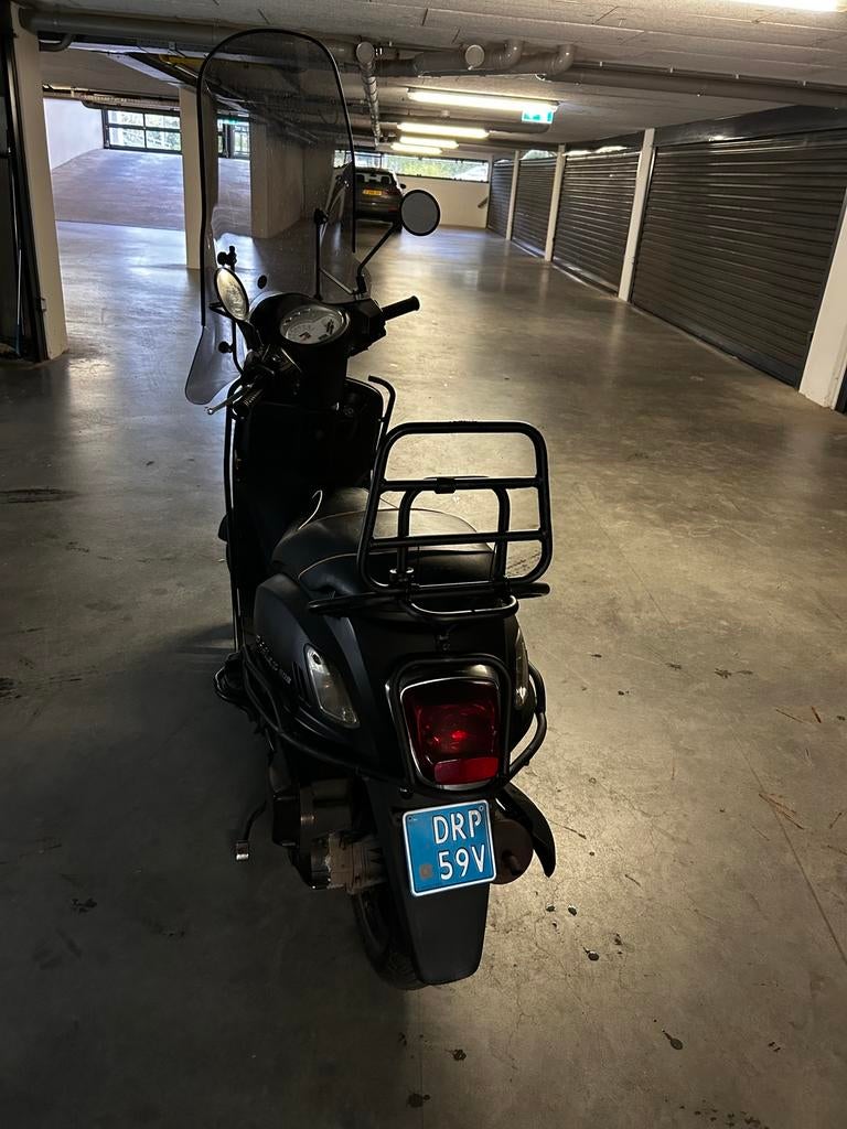 Sym fiddele || zwart met rook scherm, Fietsen en Brommers, Scooters | SYM, Ophalen, Tweetakt, Gebruikt, Fiddle