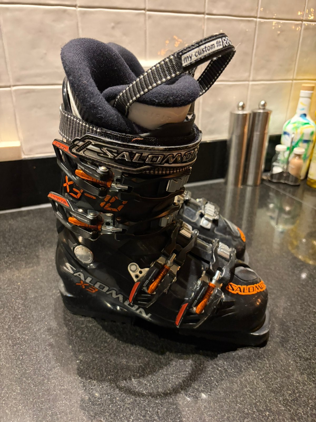 Skischoen Salomon 22 = 35, Sport en Fitness, 100 tot 140 cm, Schoenen, Zo goed als nieuw, Skiën
