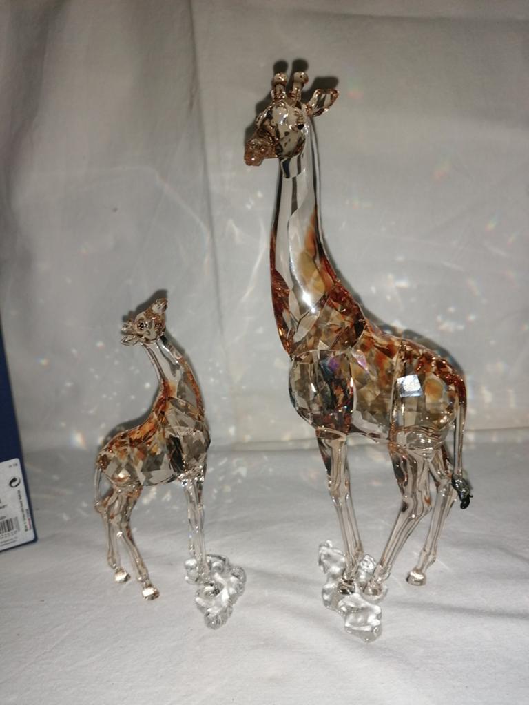 Swarovski Giraf Mudiwa en jong 2018, Verzamelen, Swarovski, Ophalen of Verzenden, Figuurtje