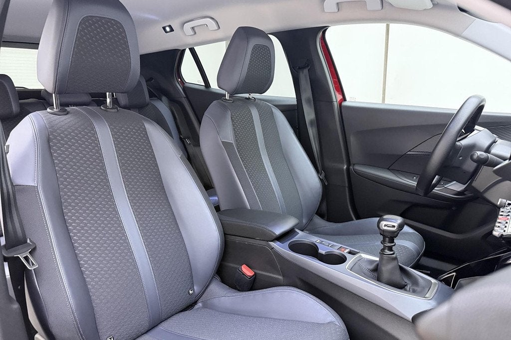 Peugeot 2008 1.2. Turbo 130 pk Allure | Trekhaak | Navigatie, Voorwielaandrijving, Gebruikt, Euro 6, 1199 cc