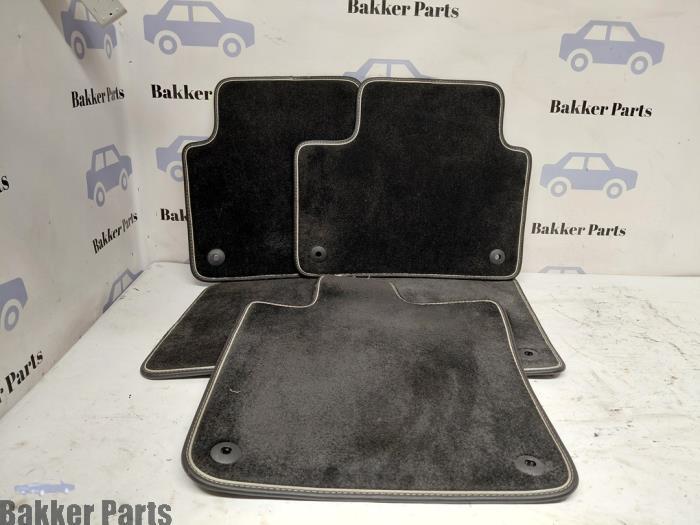 Matten Set van een Volvo V60, Gebruikt, -, -, Ophalen of Verzenden