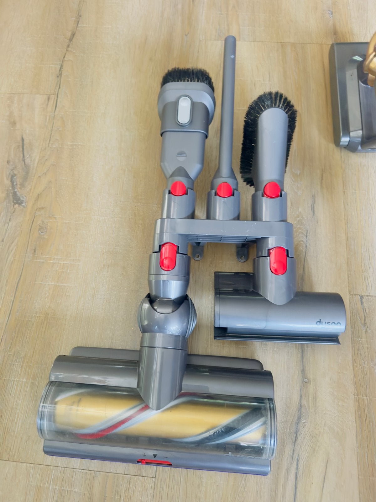 Foto 5 van Dyson V11 Absolute Pro Steelstofzuiger