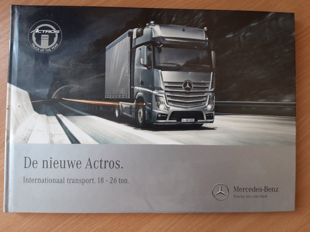 Mercedes-Benz Actros 2012 - Truck of the Year - brochure, Ophalen of Verzenden, Zo goed als nieuw, Mercedes