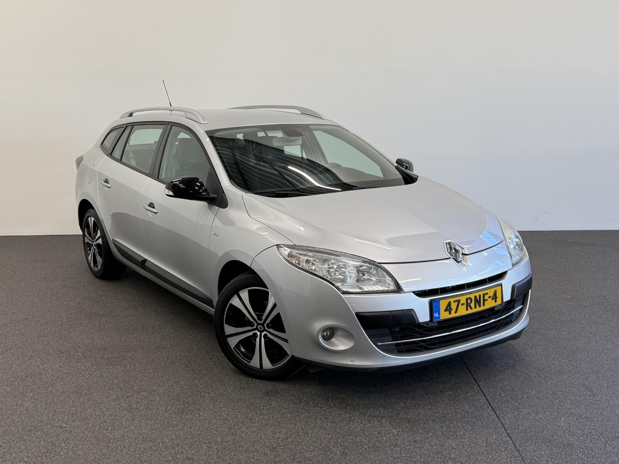 Renault Mégane Estate 2.0 Bose Automaat Trekhaak Navigatie, Euro 5, Gebruikt, 680 kg, 4 cilinders