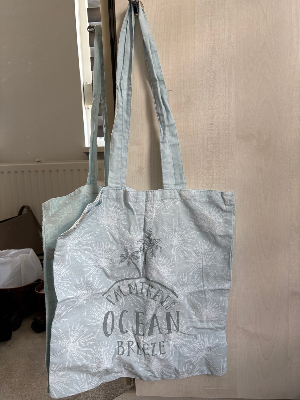 Lichtblauwe HEMA shopper met palmboomprint, Ophalen of Verzenden, Zo goed als nieuw, Blauw, Shopper