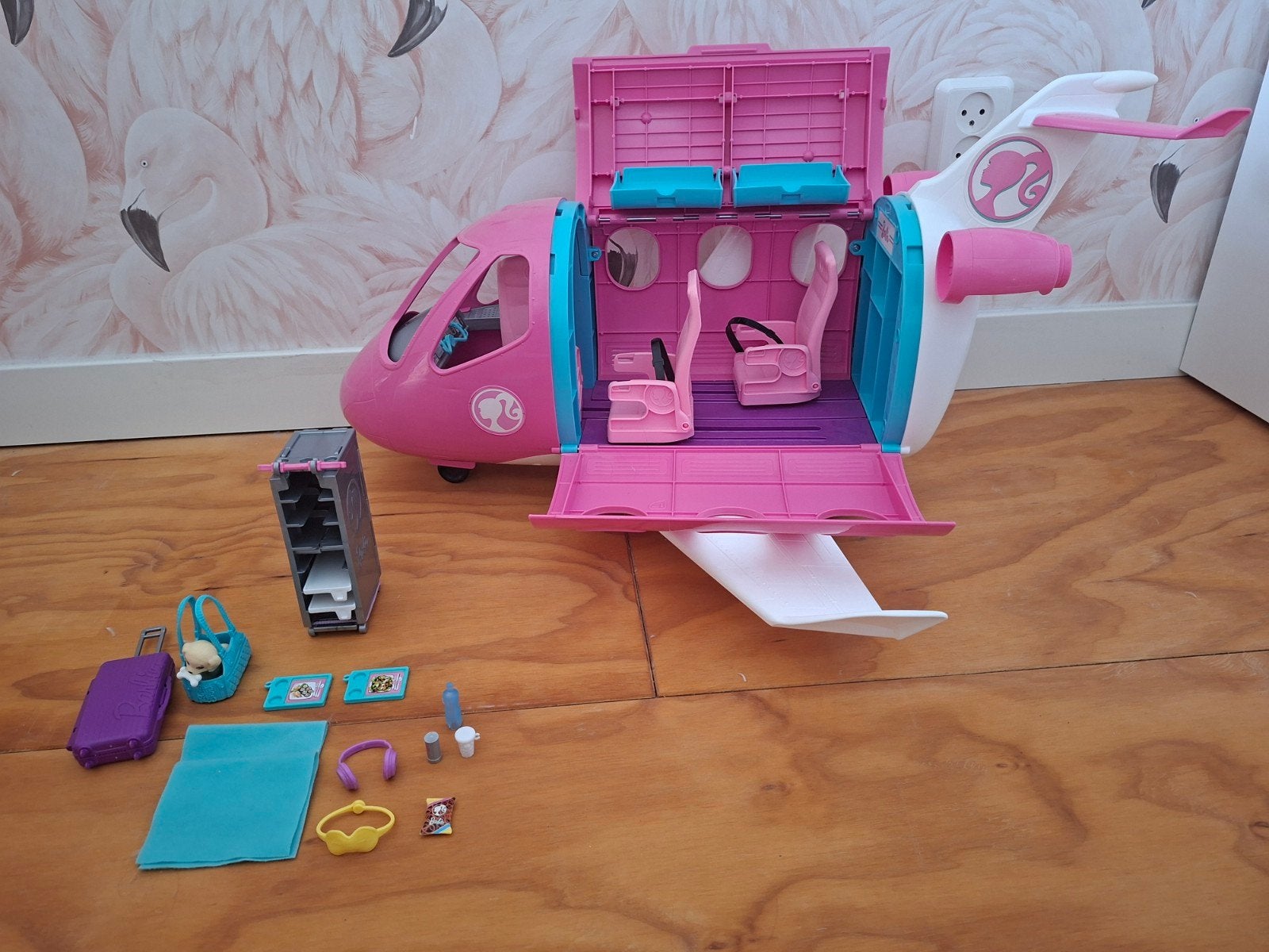 Barbie Droomvliegtuig met accessoires, Ophalen of Verzenden, Zo goed als nieuw, Barbie