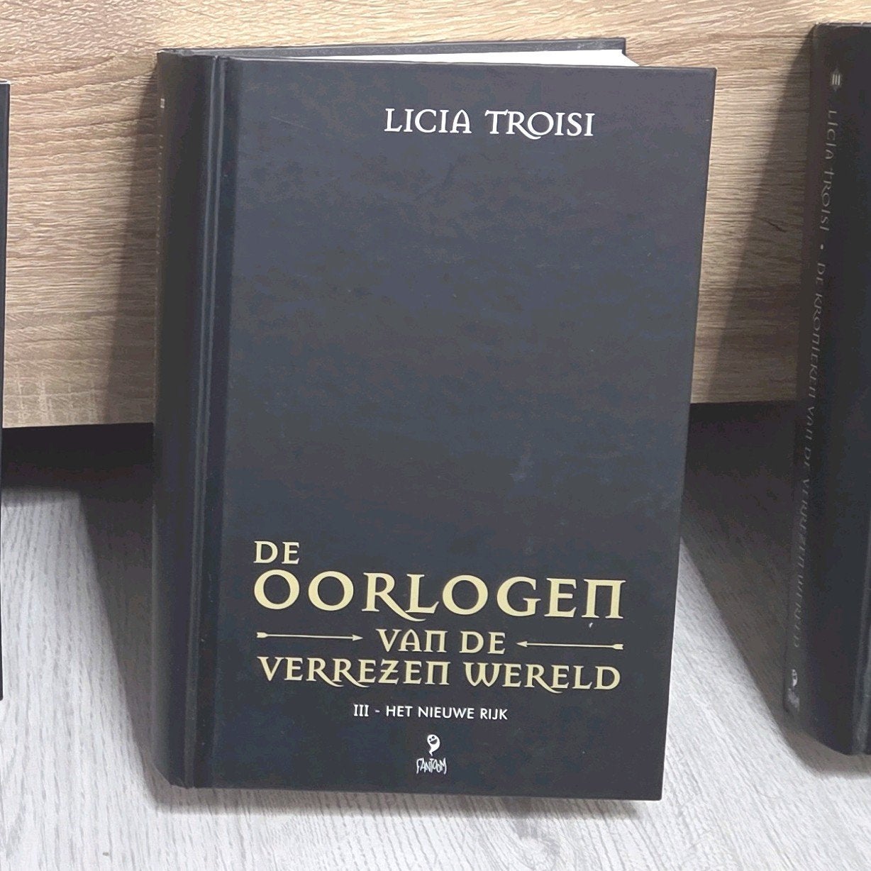 De Oorlogen van de Verrezen Werelden: Het Nieuwe Rijk, Boeken, Fantasy, Ophalen of Verzenden, Gelezen, Licia Troisi