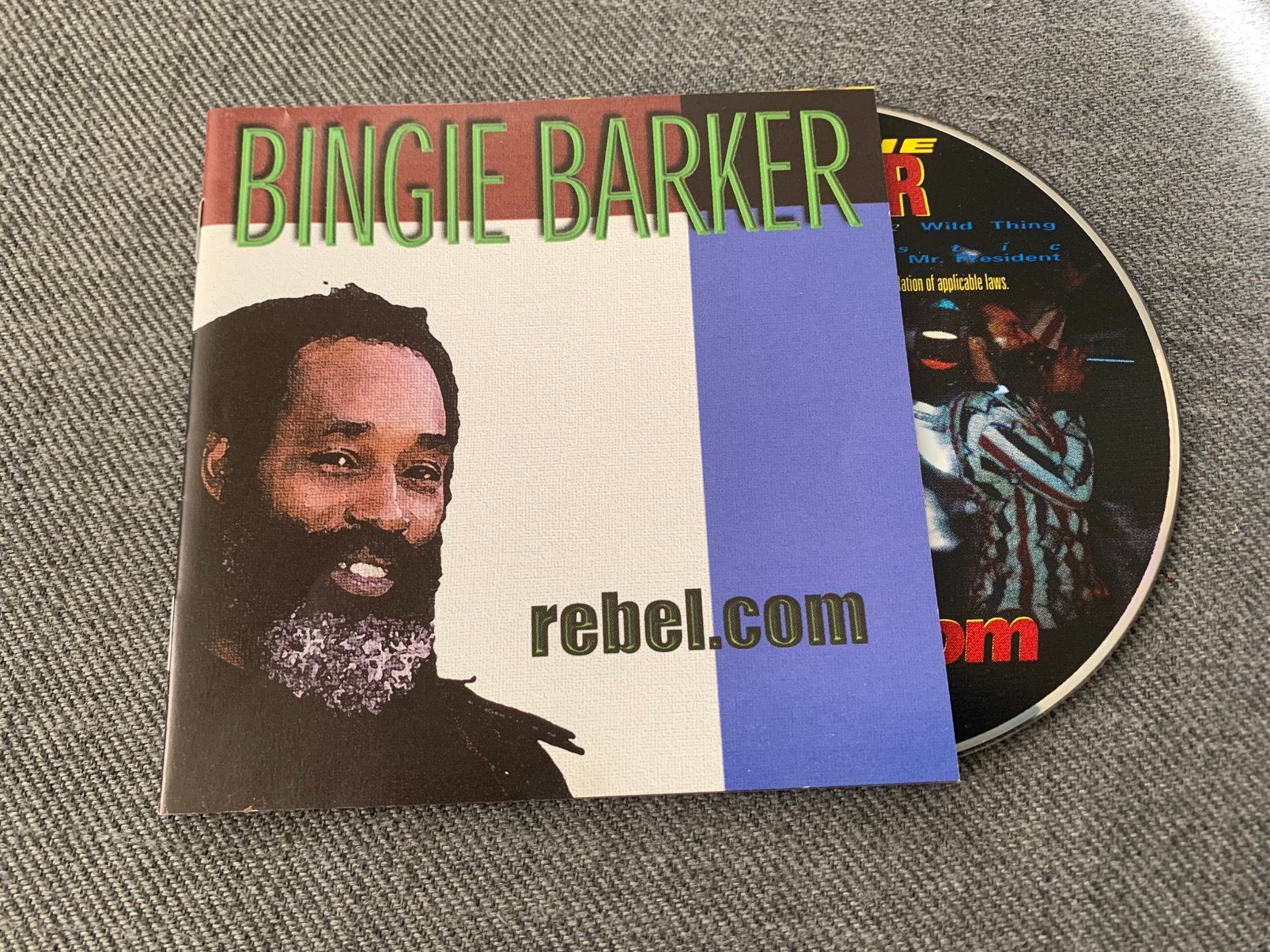 Bingie Barker “rebel(dot)com”, Cd's en Dvd's, Ophalen of Verzenden, Zo goed als nieuw