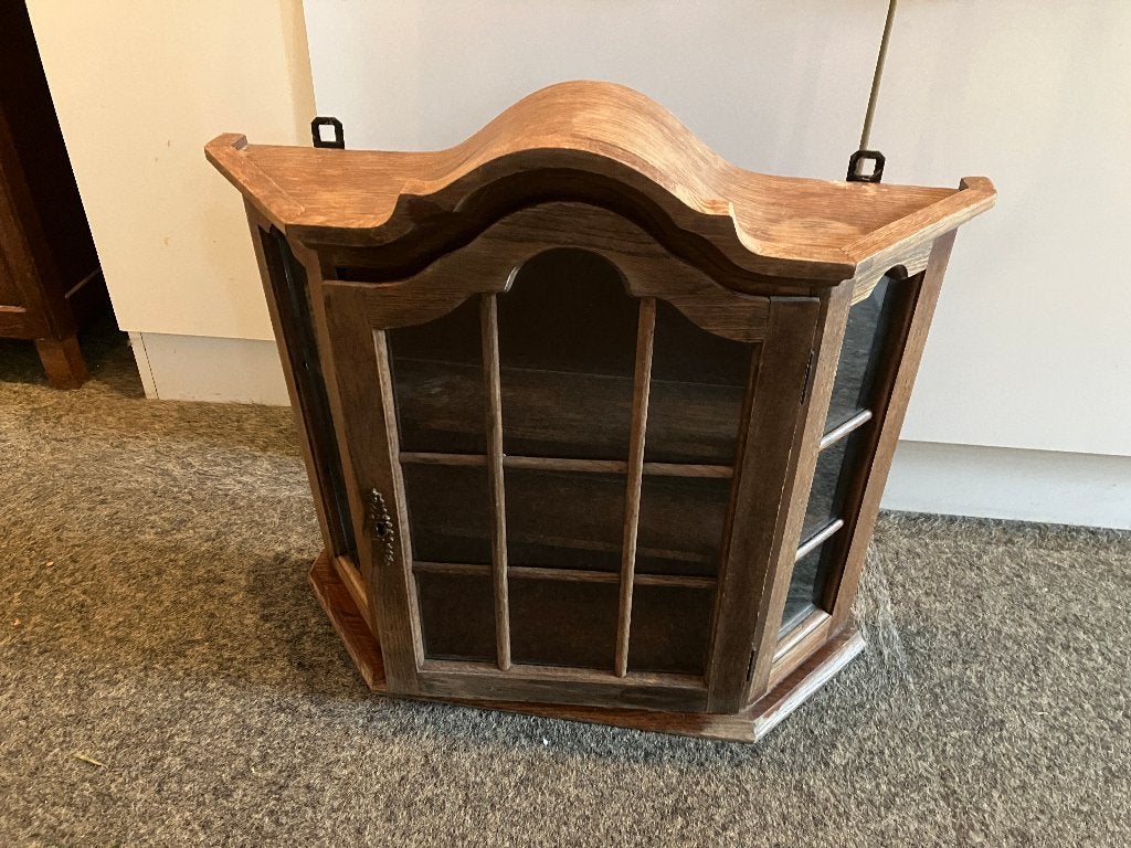 antiek vitrine kastje met glas en 2 plankjes, Ophalen