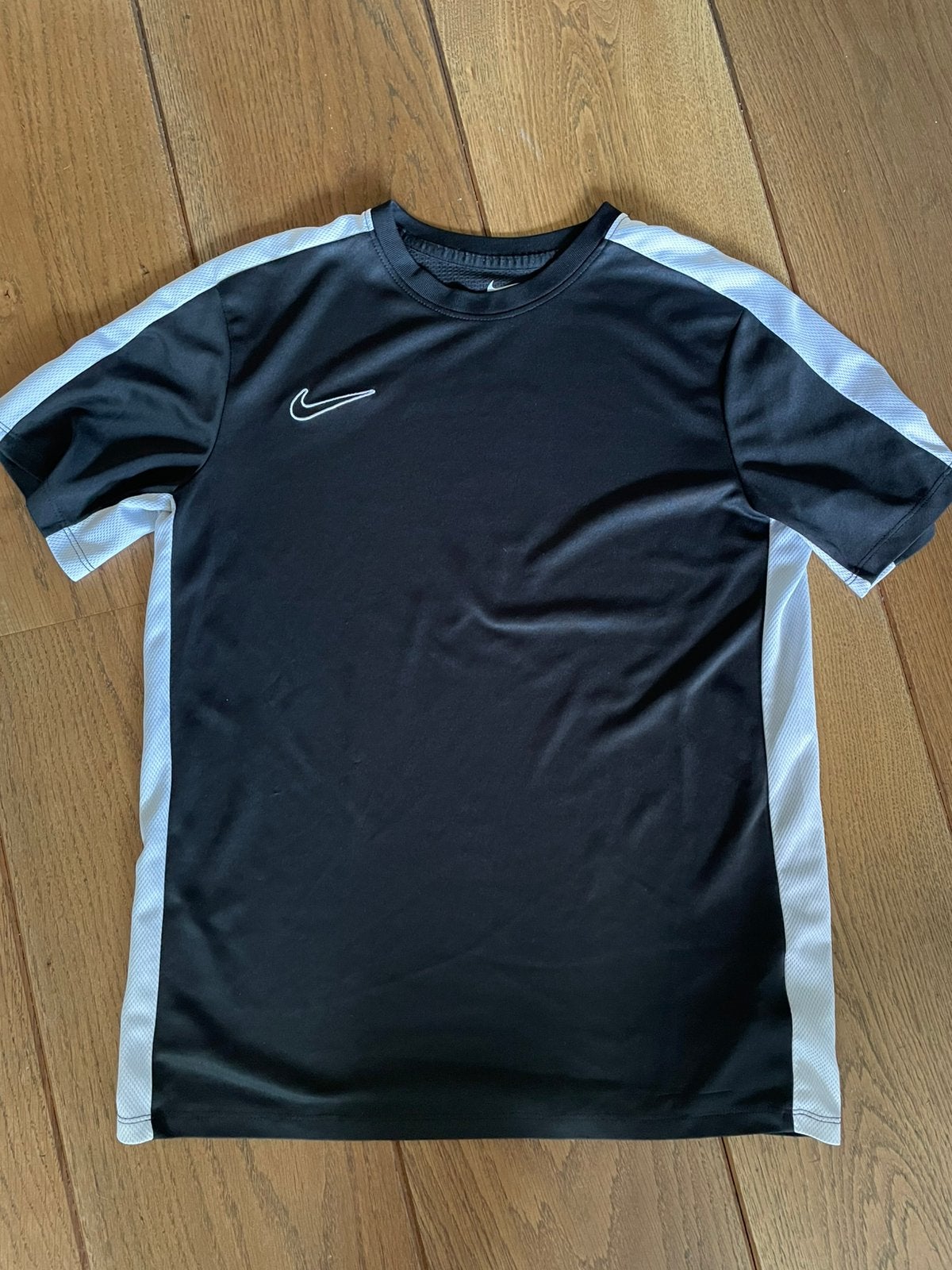 Sportsetje Nike maat 158-170, Ophalen of Verzenden, Gebruikt, Jongen, Sport- of Zwemkleding