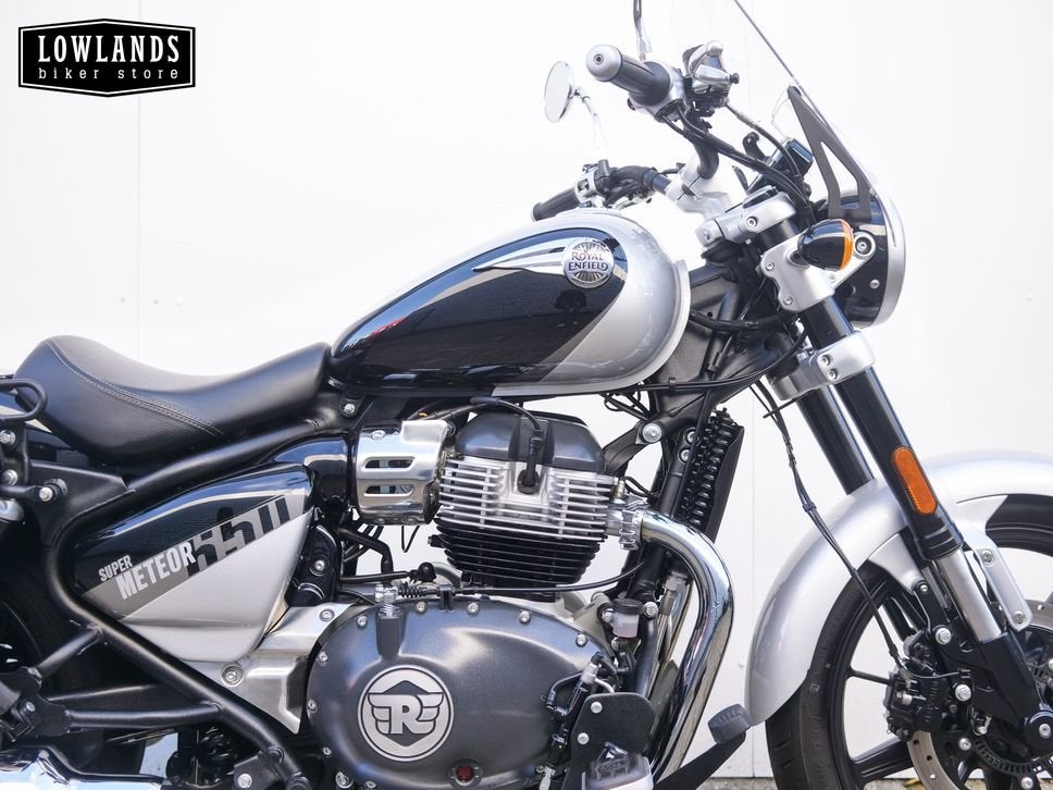 ROYAL ENFIELD SUPER METEOR 650 (bj 2024), 2 cilinders, 648 cc, Motorrijbewijs A, Bedrijf