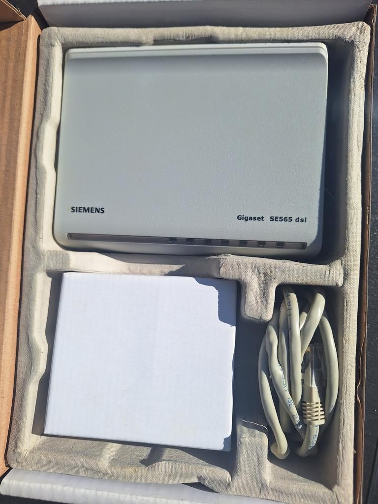 Siemens Gigaset SE565 dsl Modem - Nieuw in doos, Ophalen of Verzenden, Nieuw, Modem