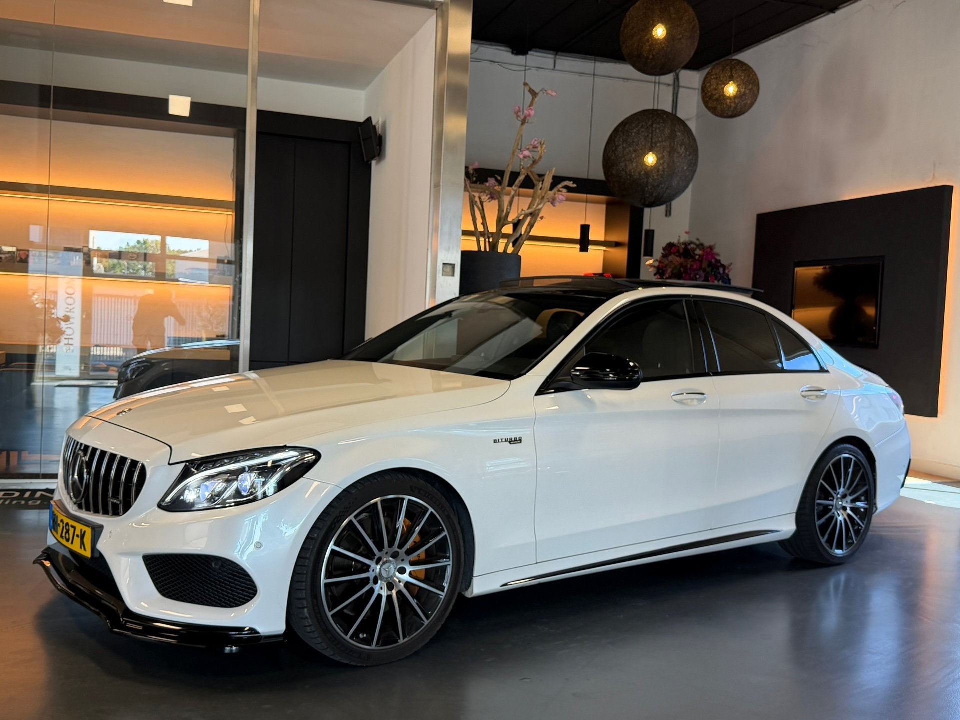 Mercedes-Benz C-klasse 400 4MATIC Amg night Pano Memory Burm, Auto's, Bedrijf, Vierwielaandrijving, Sedan, 750 kg