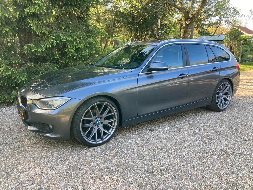 BMW 3-Serie 2.0 320D EDE Touring 2013 Grijs, Auto's, BMW, Achterwielaandrijving, 1995 cc, Zwart, 4 cilinders
