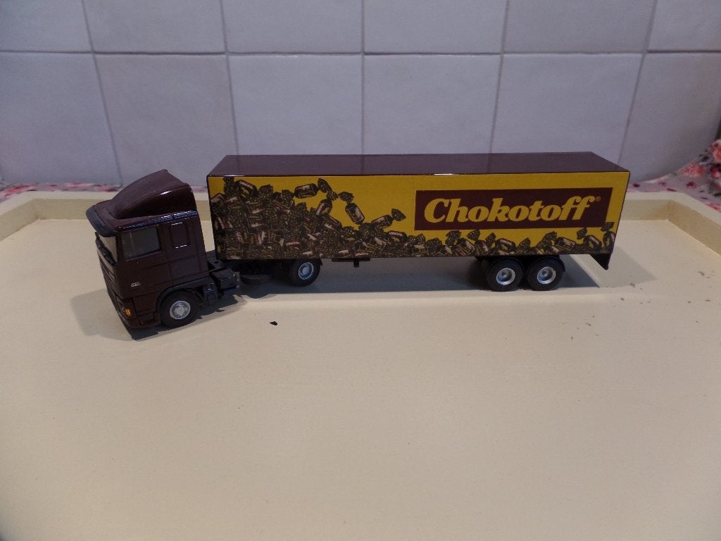 DAF trekker oplegger Chocotof (Lion Toys), Verzenden, Zo goed als nieuw, Bus of Vrachtwagen, Lion Toys