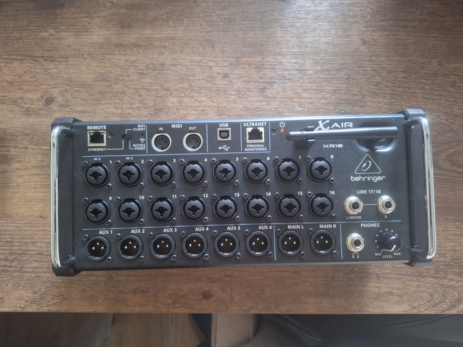 Behringer XR18, Muziek en Instrumenten, Mengpanelen, Zo goed als nieuw, 10 tot 20 kanalen, Microfooningang, Ophalen of Verzenden