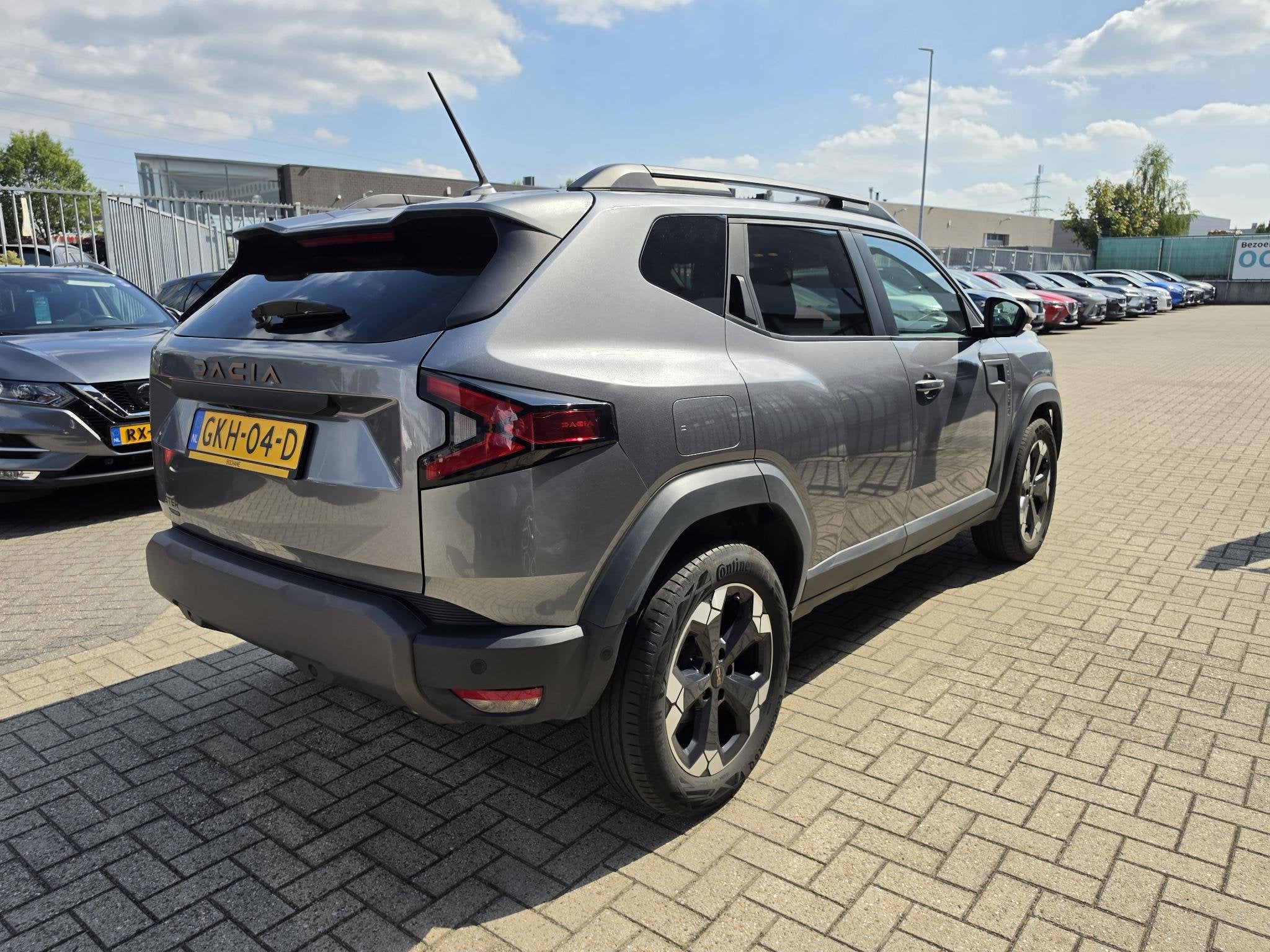Dacia Duster 1.6 Hybrid 140 Extreme | Navigatie | 360º Came, Auto's, Dealer onderhouden, Gebruikt, 4 cilinders, Origineel Nederlands