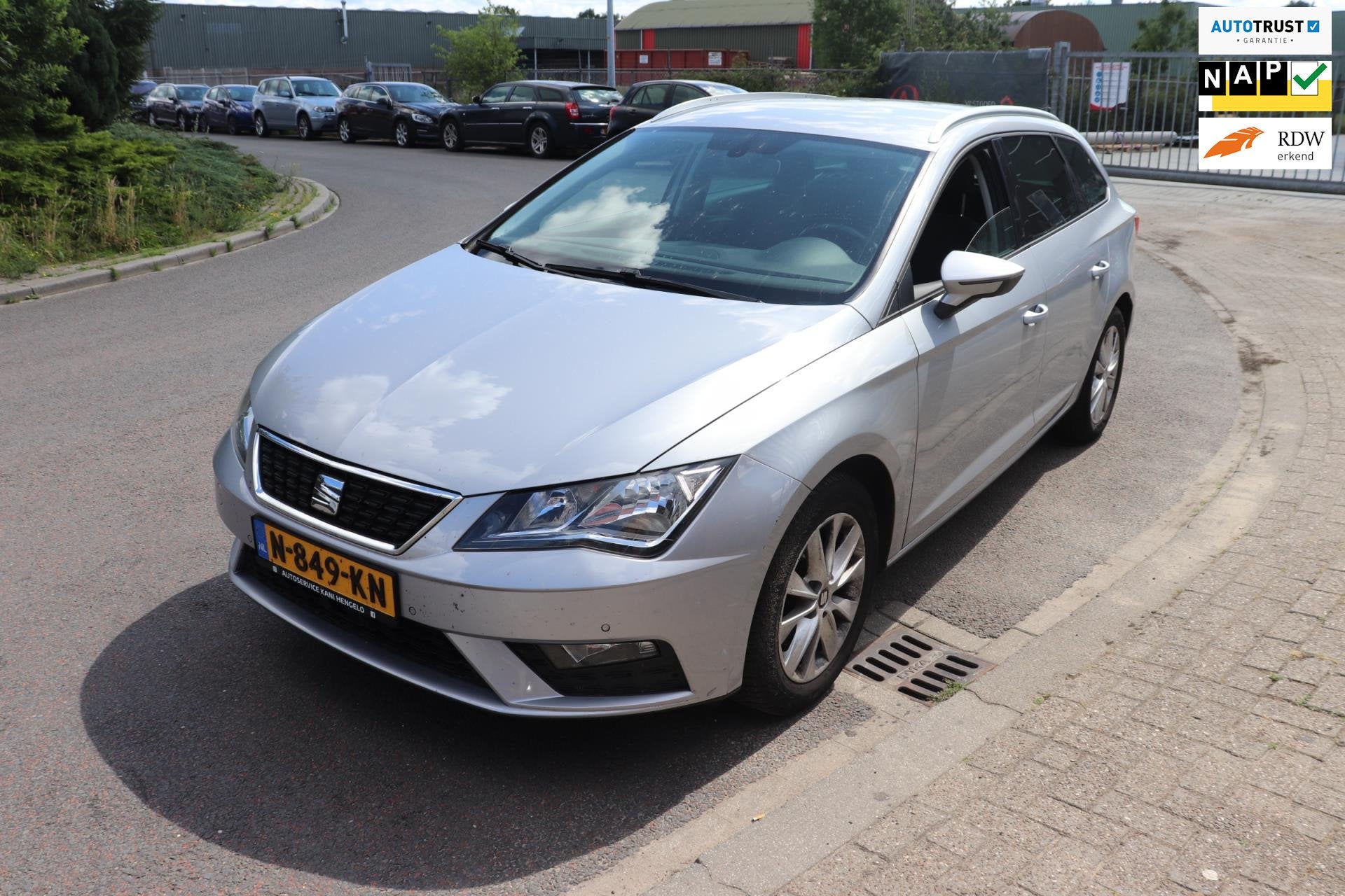 Seat Leon ST 1.6 TDI Xcellence APK nov 2026, Auto's, Seat, Stof, Gebruikt, 4 cilinders, Leon