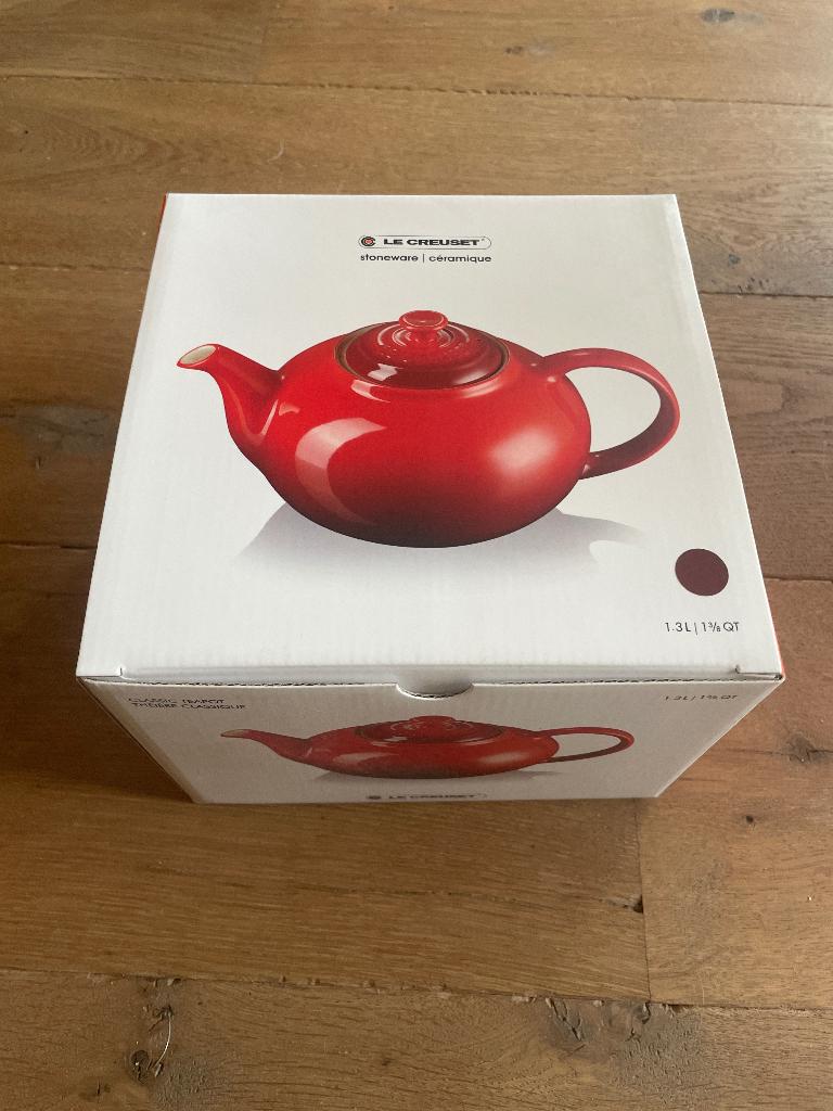 Theepot le creuset Garnet, Huis en Inrichting, Keuken | Servies, Ophalen, Nieuw, Overige stijlen, Overige typen