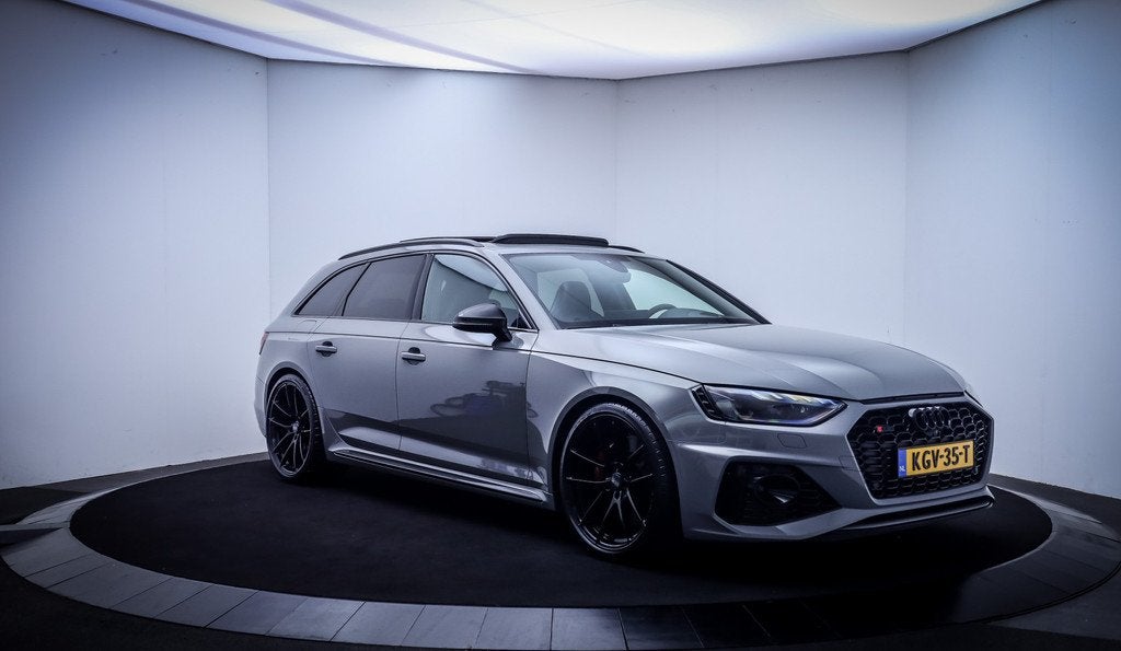 Audi RS4 Avant 2.9TFSI 450Pk Quattro PANO | B&O | RS ZETELS, Gebruikt, Zwart, 451 pk, Vierwielaandrijving