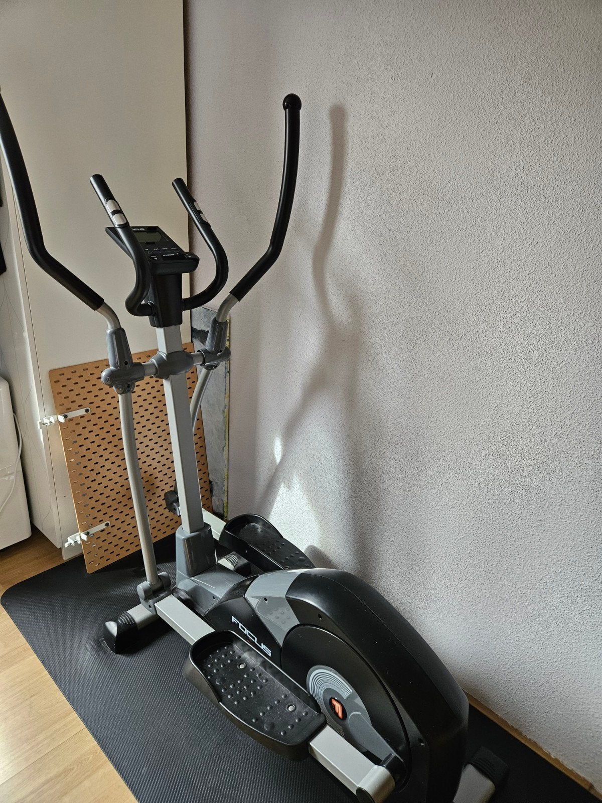 Focus Fitness Fox 3 iPlus Crosstrainer, Ophalen, Benen, Zo goed als nieuw, Crosstrainer