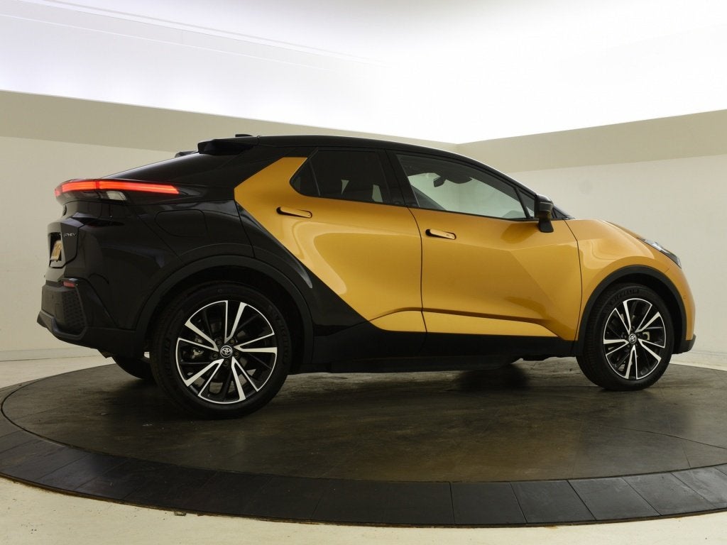 Toyota C-HR 2.0 PHEV 220 Executive Bi-Tone | Leder | Panoram, Auto's, Automaat, 12 maanden, Euro 6, 4 cilinders