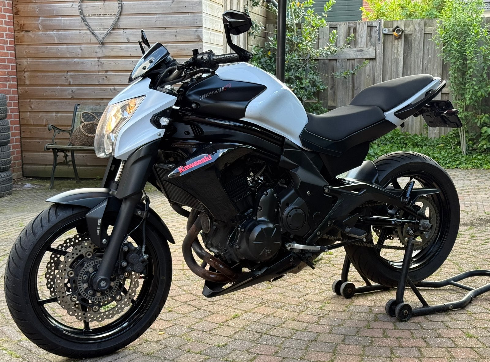 Kawasaki ER6N 2014 // AKRAPOVIC uitlaat dik geluid!, 2 cilinders, Gebruikt, Particulier, Meer dan 35 kW