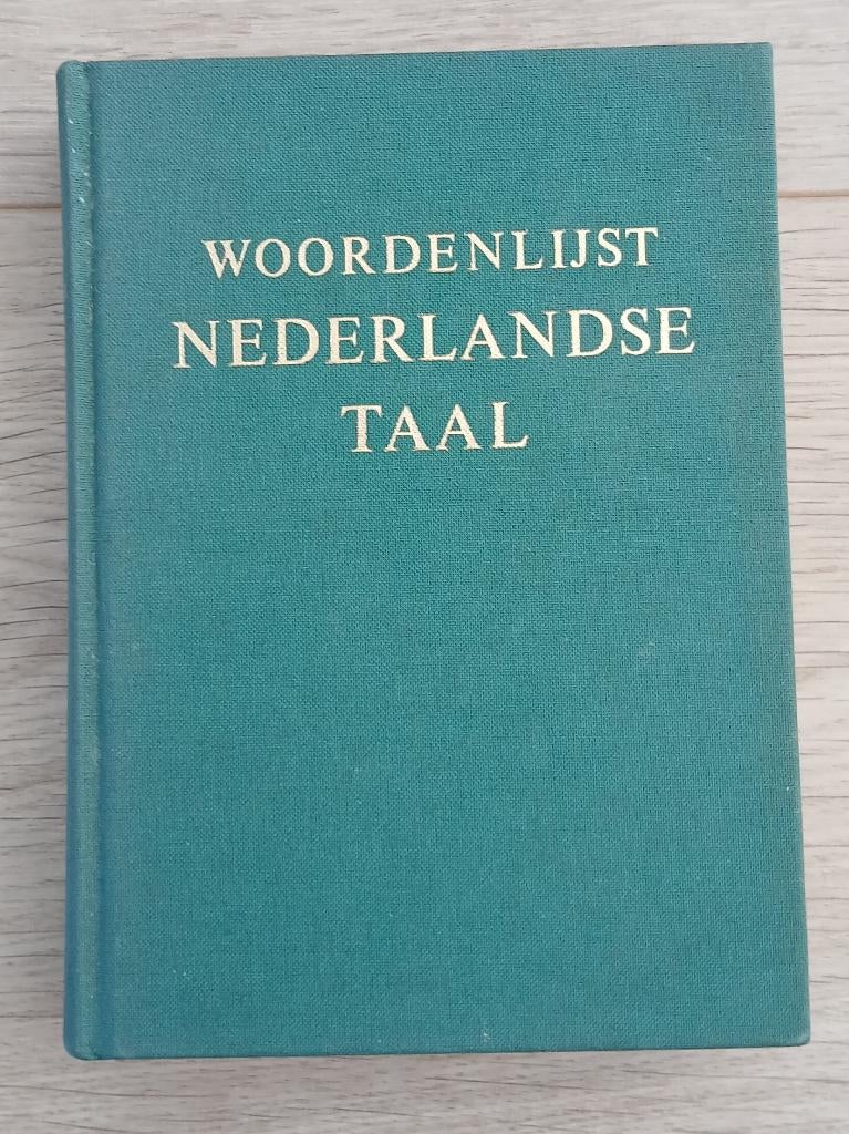 Woordenlijst Nederlandse taal, Boeken, Ophalen of Verzenden, Zo goed als nieuw, Overige uitgevers, Nederlands