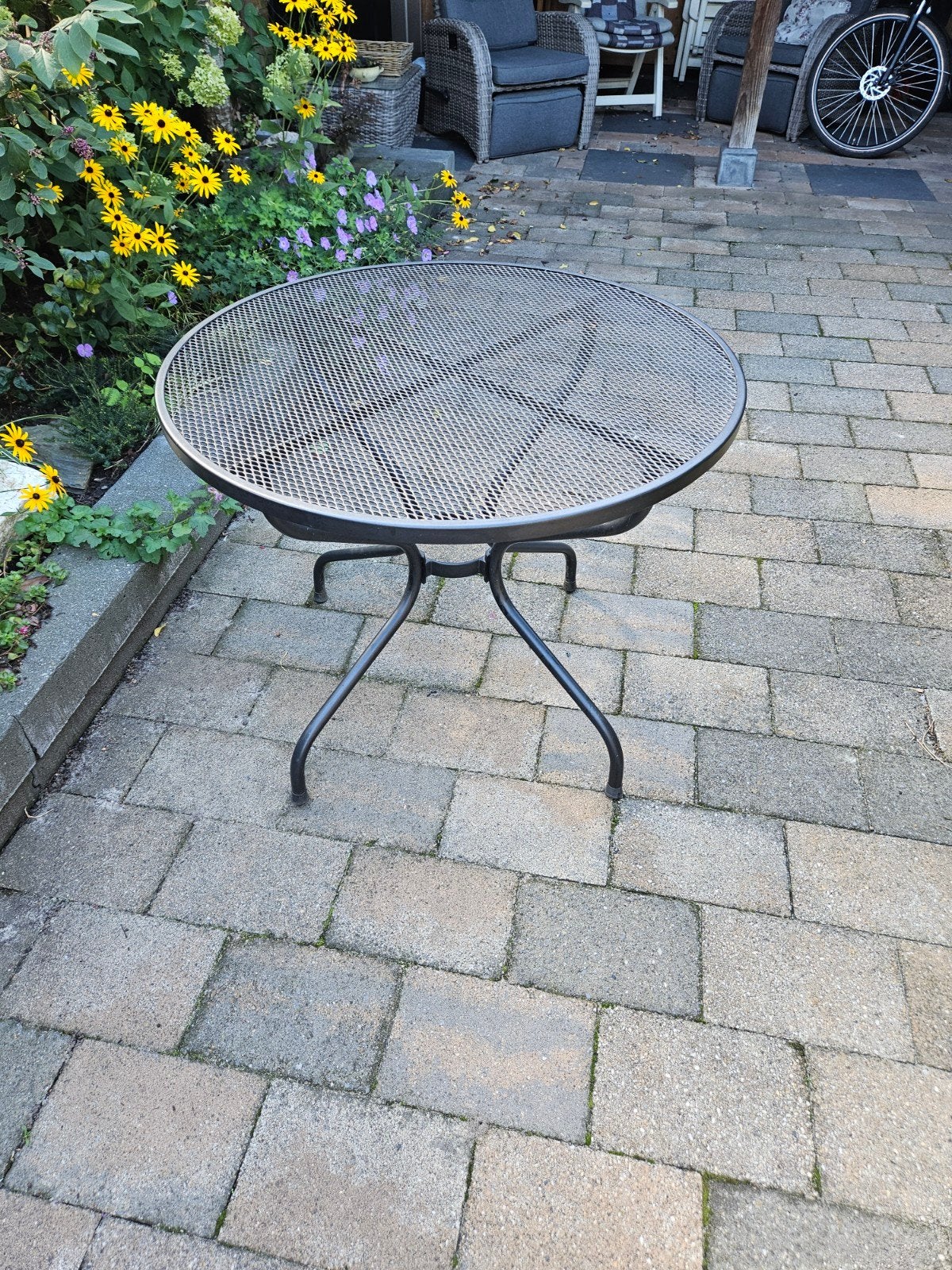 tuintafel strekmetaal 90 cm doorsnee, Ophalen, Gebruikt, Rond