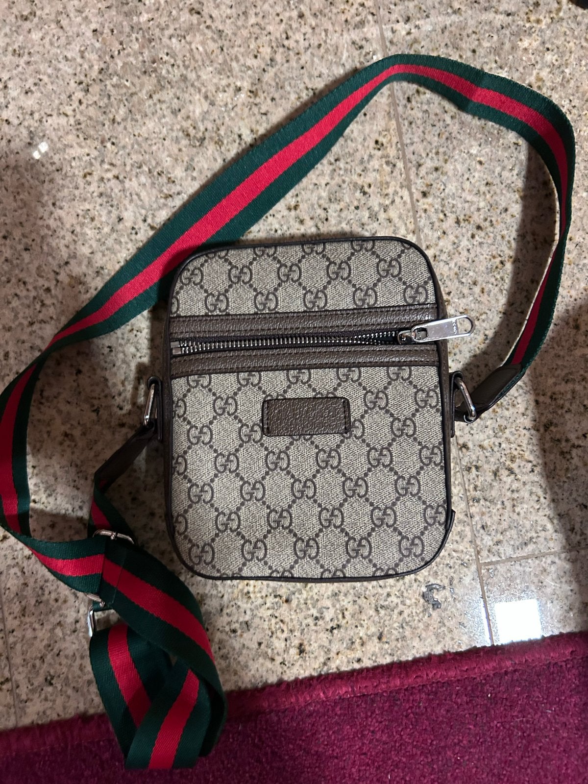 Gucci tasje, Sieraden, Tassen en Uiterlijk, Tassen | Damestassen, Ophalen, Zo goed als nieuw, Bruin, Schoudertasje