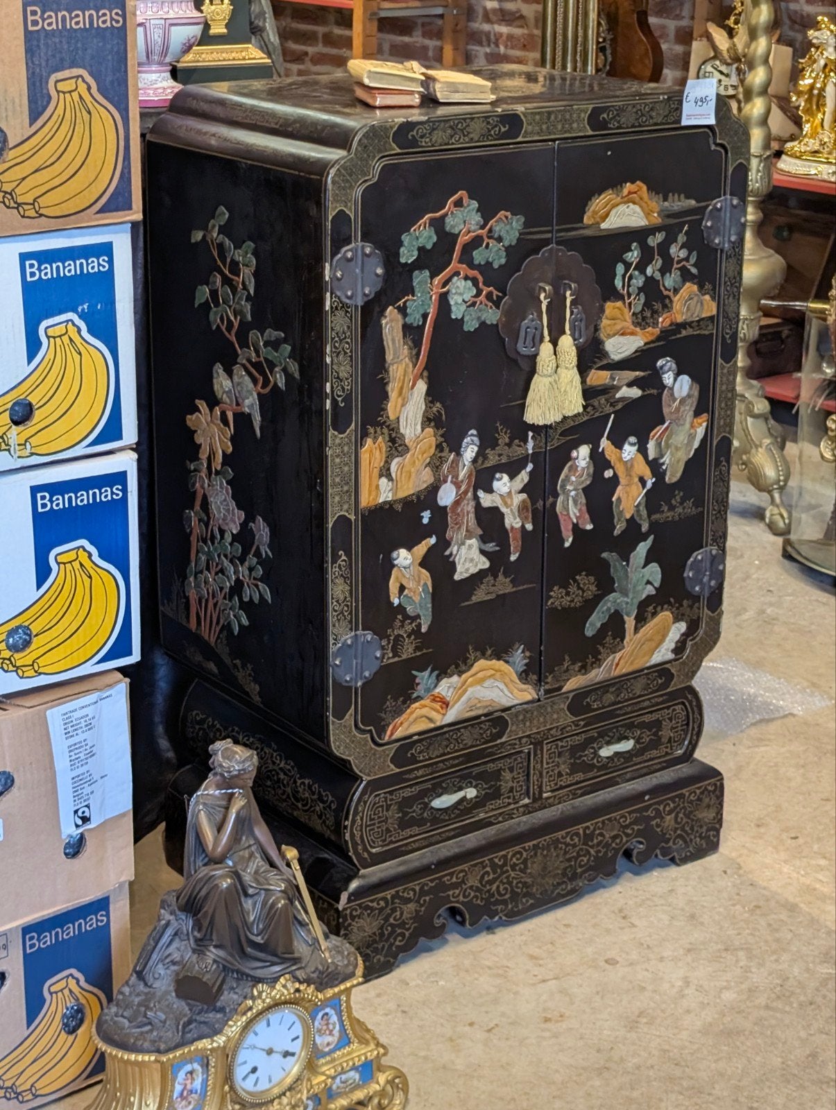 oude Chinese kast. €495.  107 h 67 b 40 d, Antiek en Kunst, Ophalen