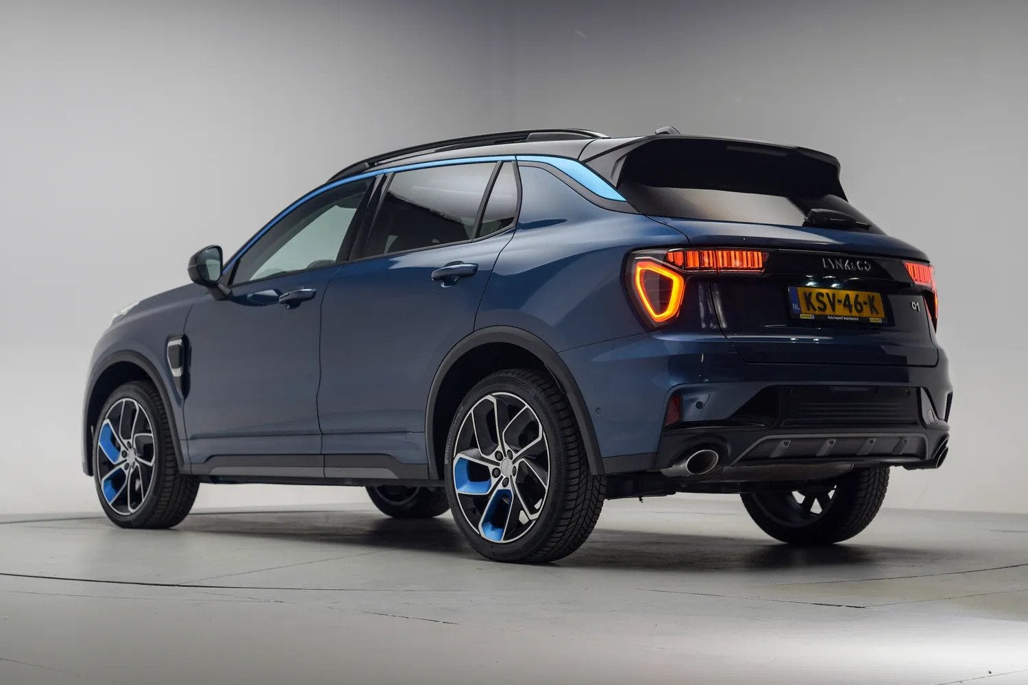 Lynk & Co 01 1.5 PHEV [ Panoramadak 360 Camera Memory ], Auto's, Blauw, Plug-in hybride, 1854 kg, Hybride Elektrisch/Benzine