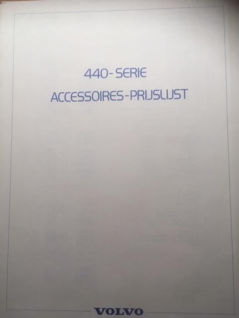 Volvo    Prijslijst     Accessoires   440 serie   1990    NL, Ophalen of Verzenden, Zo goed als nieuw, Volvo
