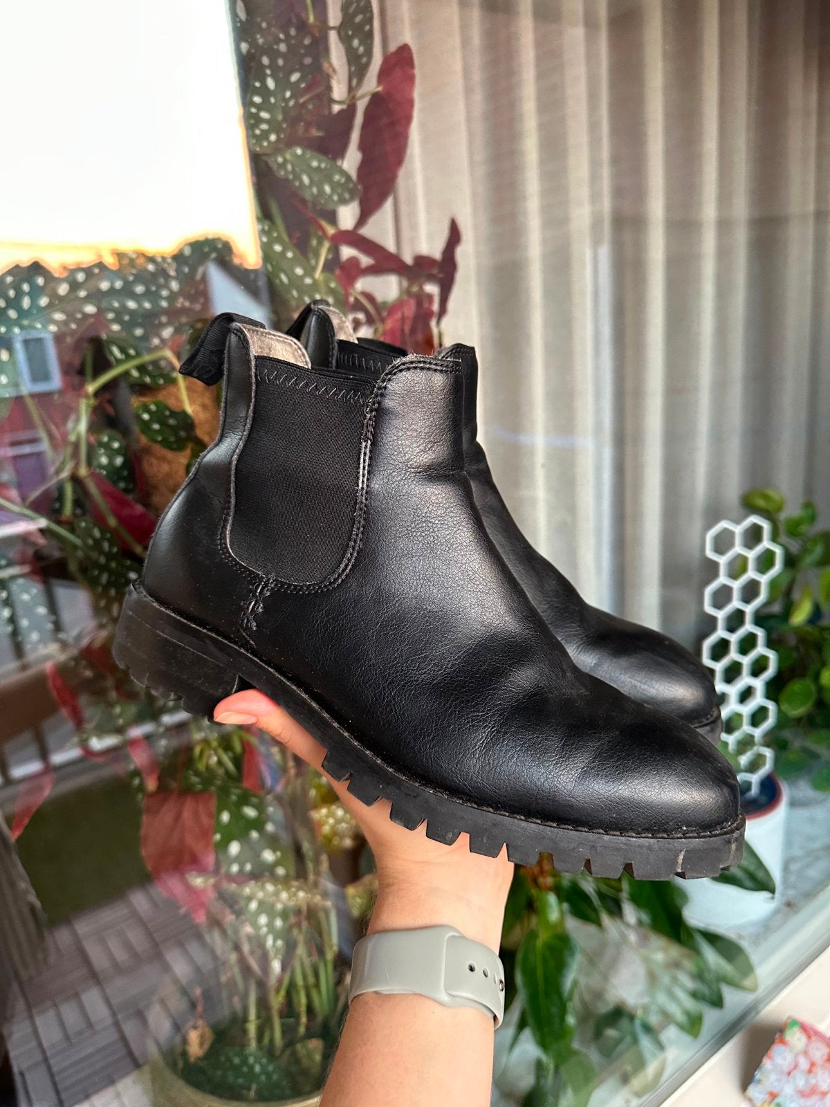 Will's Vegan Store Zwarte Chelsea Boots - Vegan Leer, Kleding | Dames, Ophalen of Verzenden, Gedragen, Zwart, Lage of Enkellaarzen
