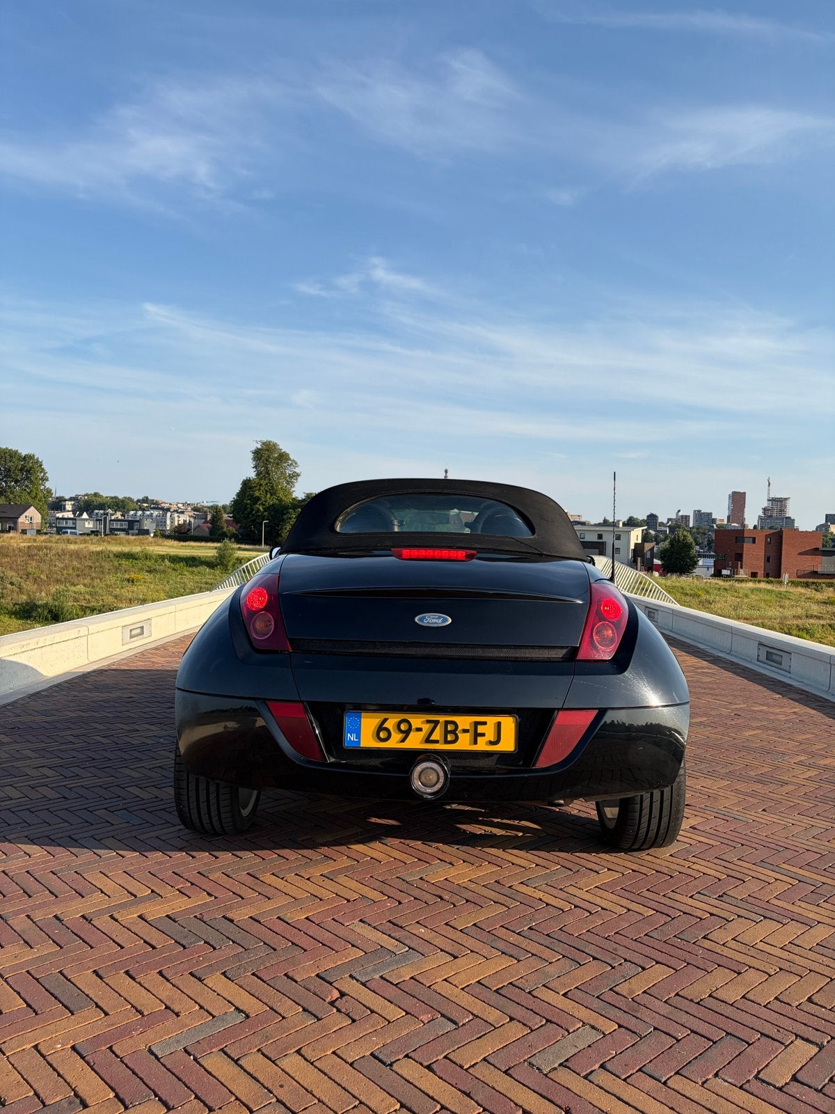 Ford StreetKa 1.6 Cabrio | APK 03-2027 | NU €1.195, Auto's, Voorwielaandrijving, Zwart, Leder, Handgeschakeld