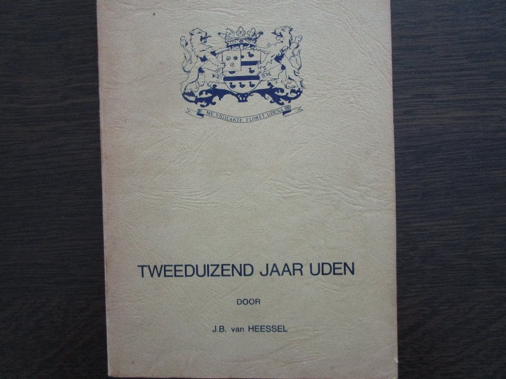 Tweeduizend jaar Uden + Udense vertellingen, Ophalen of Verzenden, Zo goed als nieuw