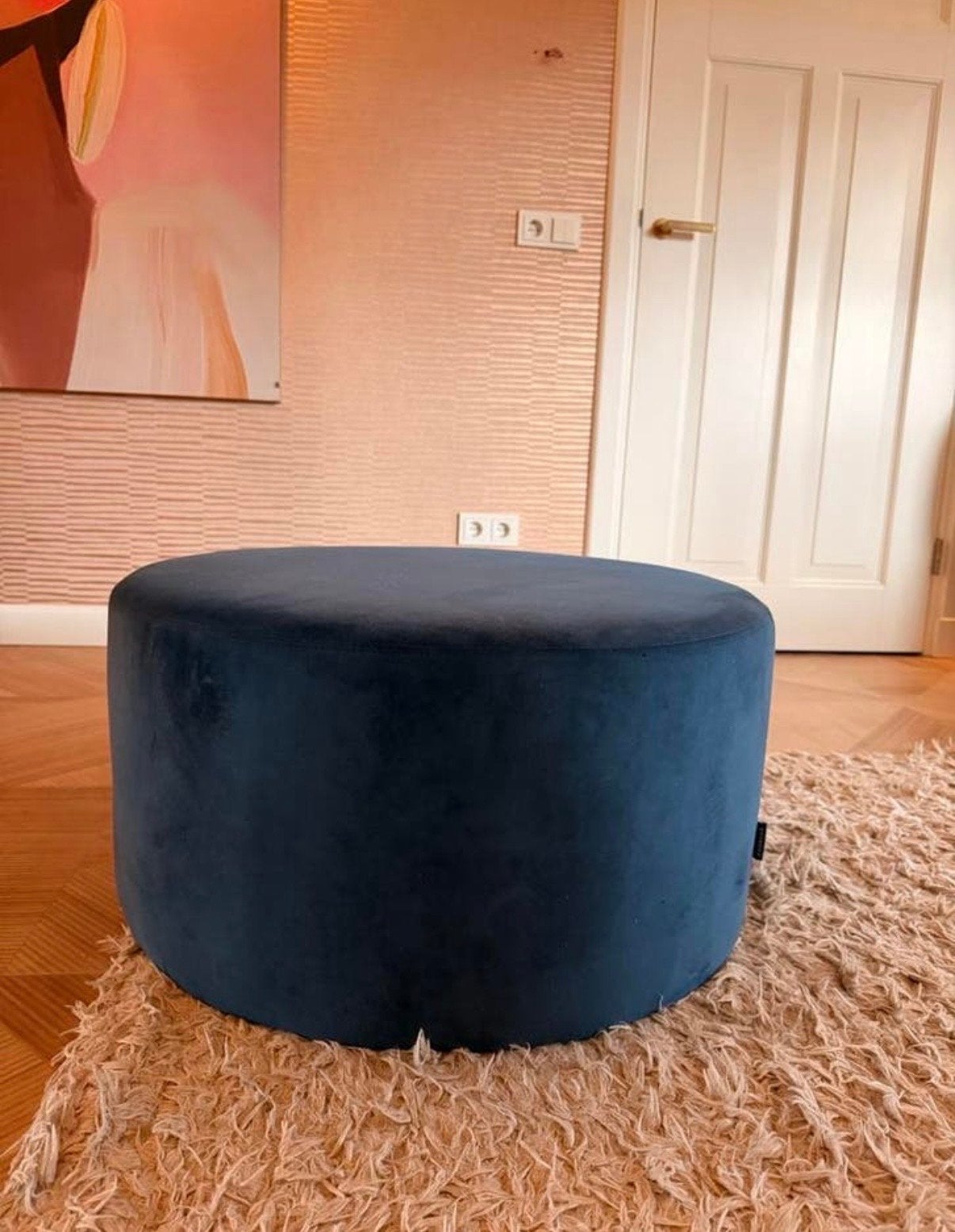 Riverdale velvet poef - koningsblauw, Ophalen, Zo goed als nieuw, Stof, 50 tot 75 cm