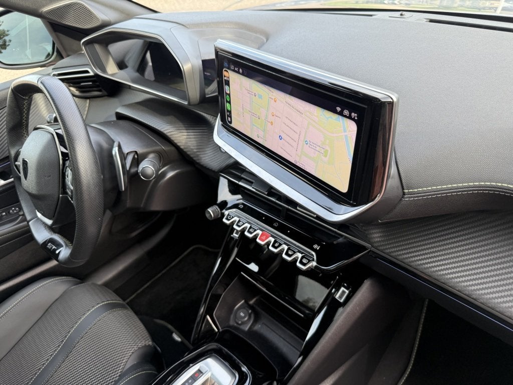 Foto 16 van Peugeot 208 1.2 Hybr e-DCS6 GT pano automaat Apple Carplay