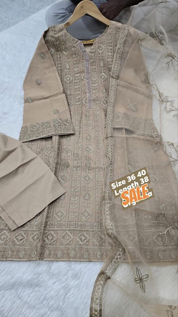 Pakistaanse pakken maat 42 (XL), Kleding | Dames, Ophalen of Verzenden, Nieuw, Maat 42/44 (L), Beige