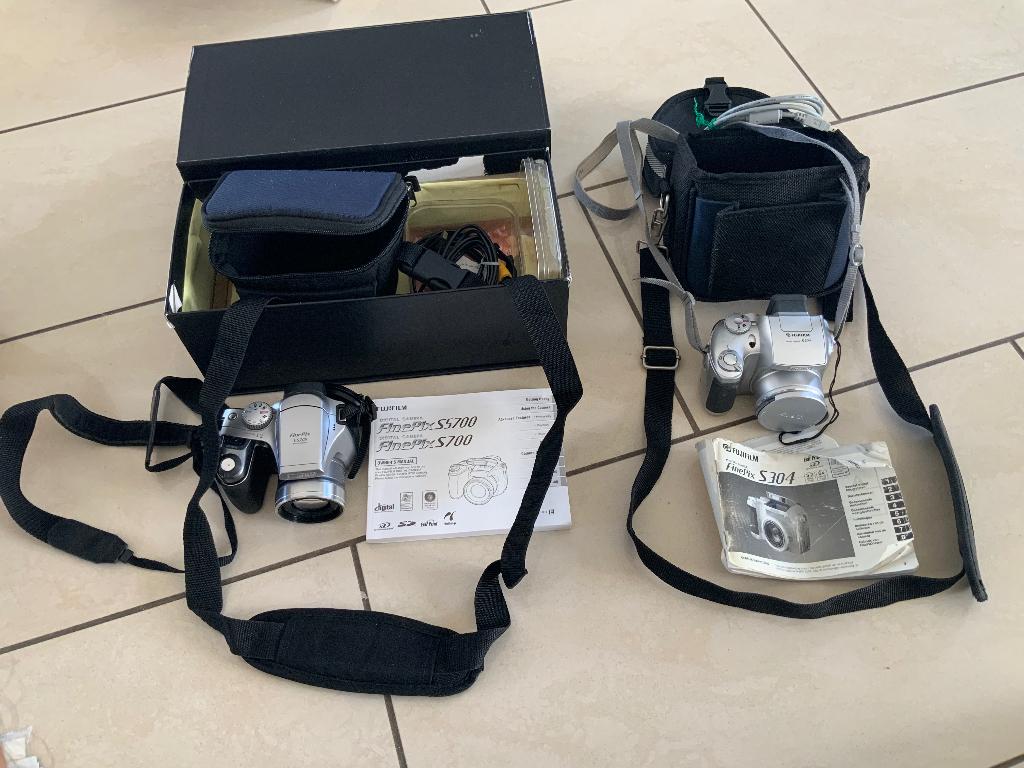 digitale camera (2x), Spiegelreflex, Ophalen of Verzenden, Zo goed als nieuw, Fuji
