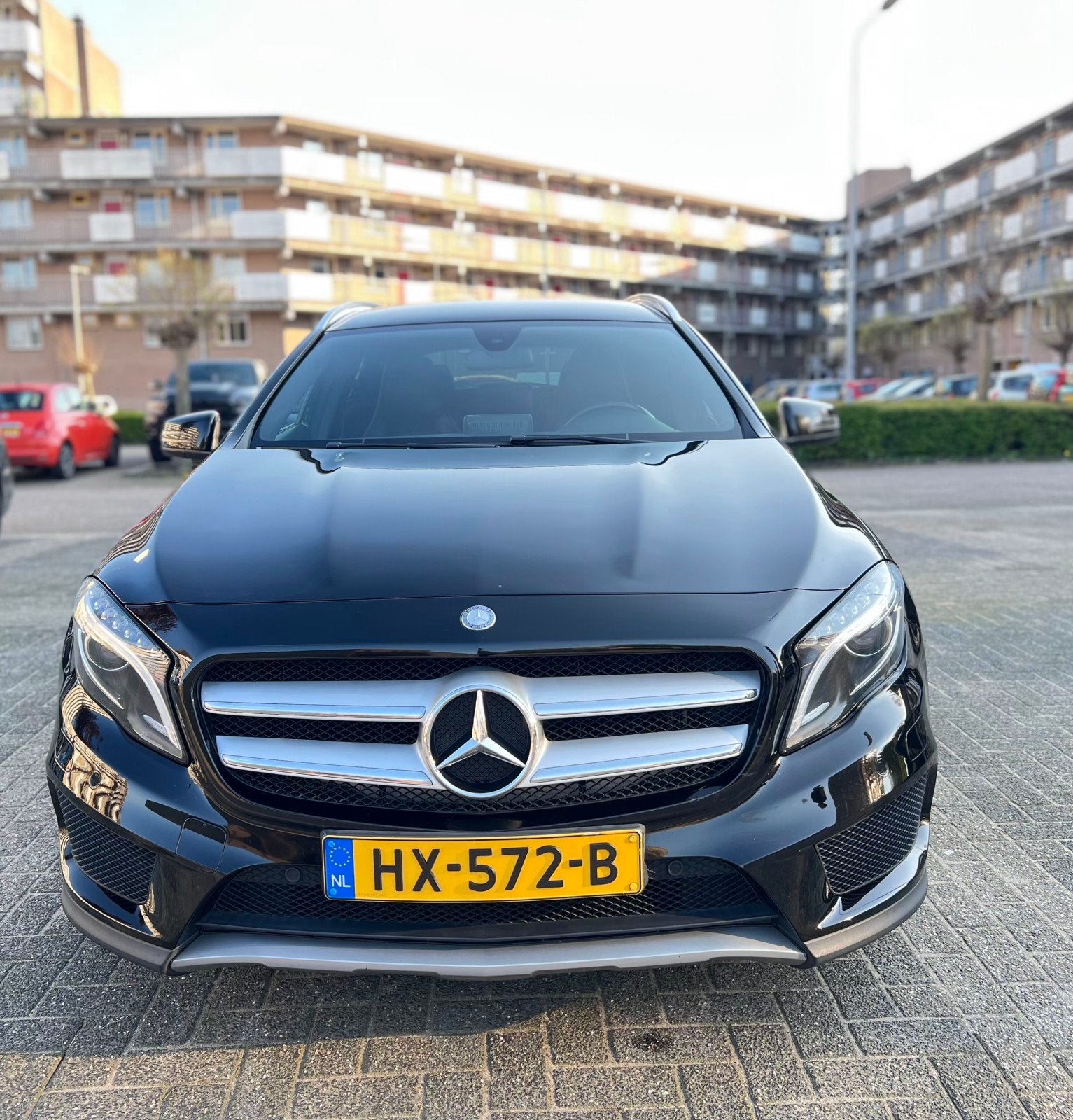 Mercedes-Benz GLA 200 1.6 115KW Aut7 2016 Zwart, Auto's, Mercedes-Benz, 715 kg, Leder en Stof, Zwart, Grijs