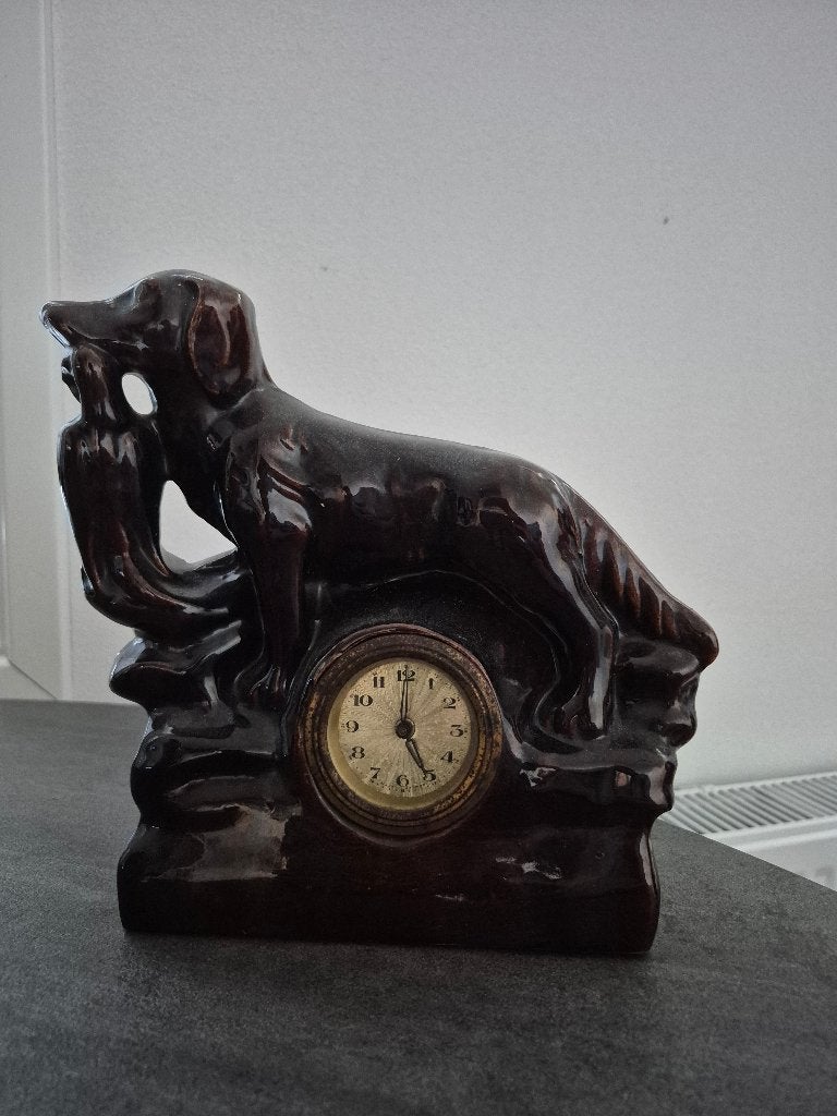 Vintage klok met jachthond, Ophalen of Verzenden, Gebruikt, Dier