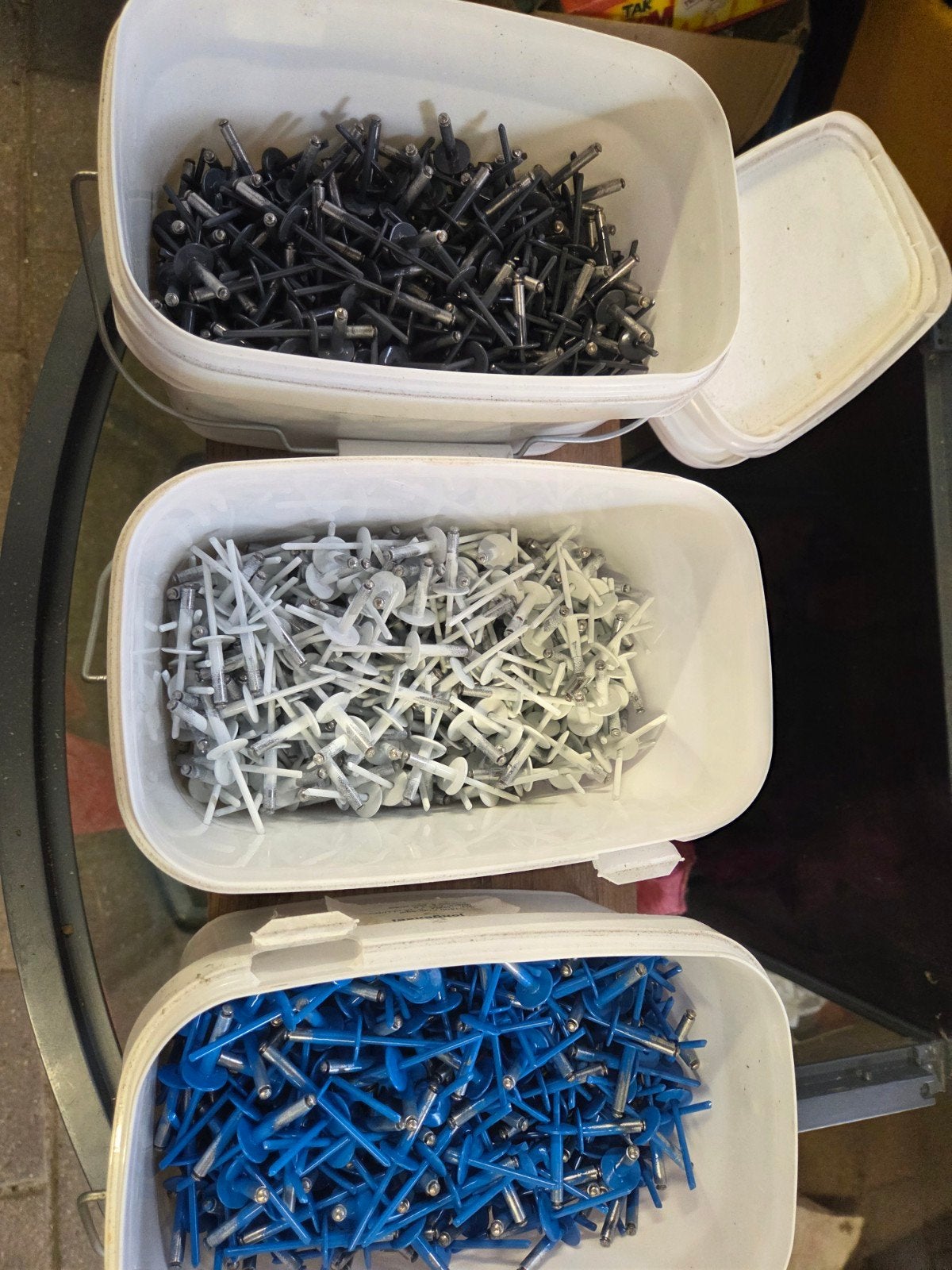 3 bakken met popnagels, Ophalen of Verzenden