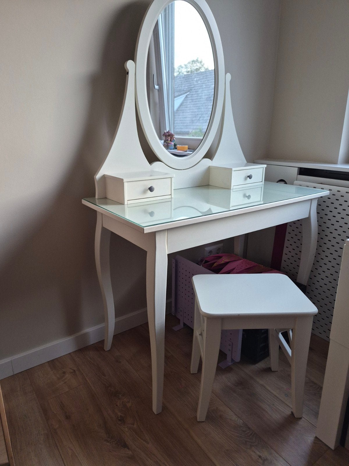 IKEA HEMNES Kaptafel met spiegel en krukje, Huis en Inrichting, Ophalen, Gebruikt, 50 tot 100 cm, Klassiek, Romantisch