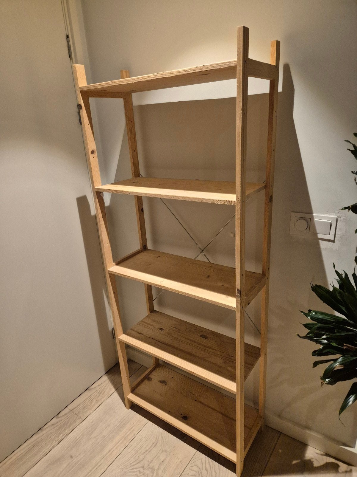 Houten stellingkast Hejne, Huis en Inrichting, Met plank(en), Gebruikt, Modern, Scandinavisch, 150 tot 200 cm