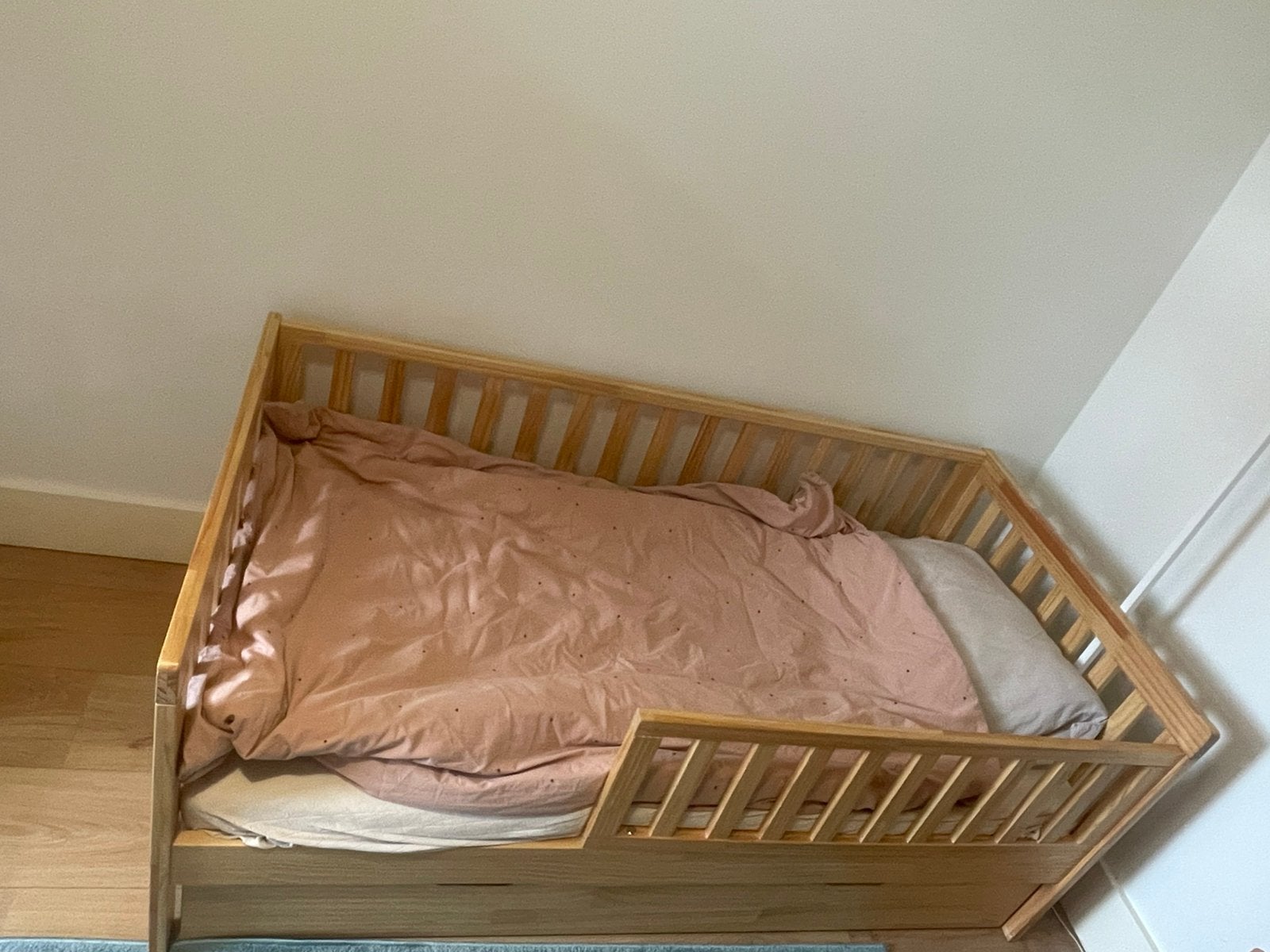 Toddler bed with storage, Ophalen, Zo goed als nieuw, 180 cm of meer, 85 tot 100 cm